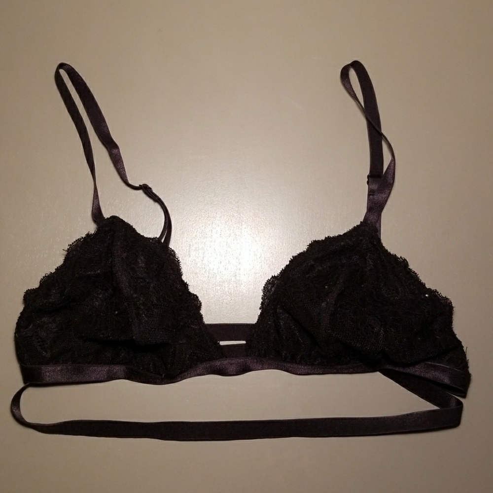 NWOT Strappy lace bralette